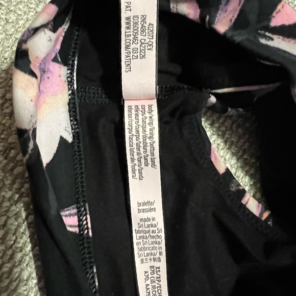 Victoria Secret bralette. Size XS. Super comfy. - Picture 6 of 6